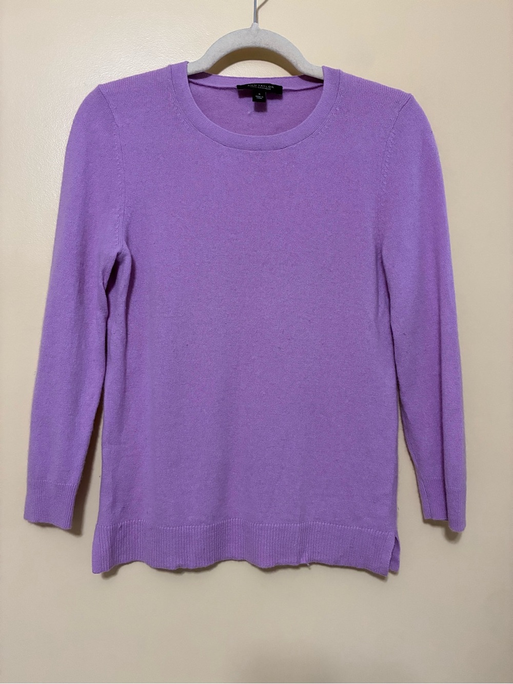 Ann Taylor 100% Cashmere Crewneck Pullover Sweater Womens M Lilac Purple